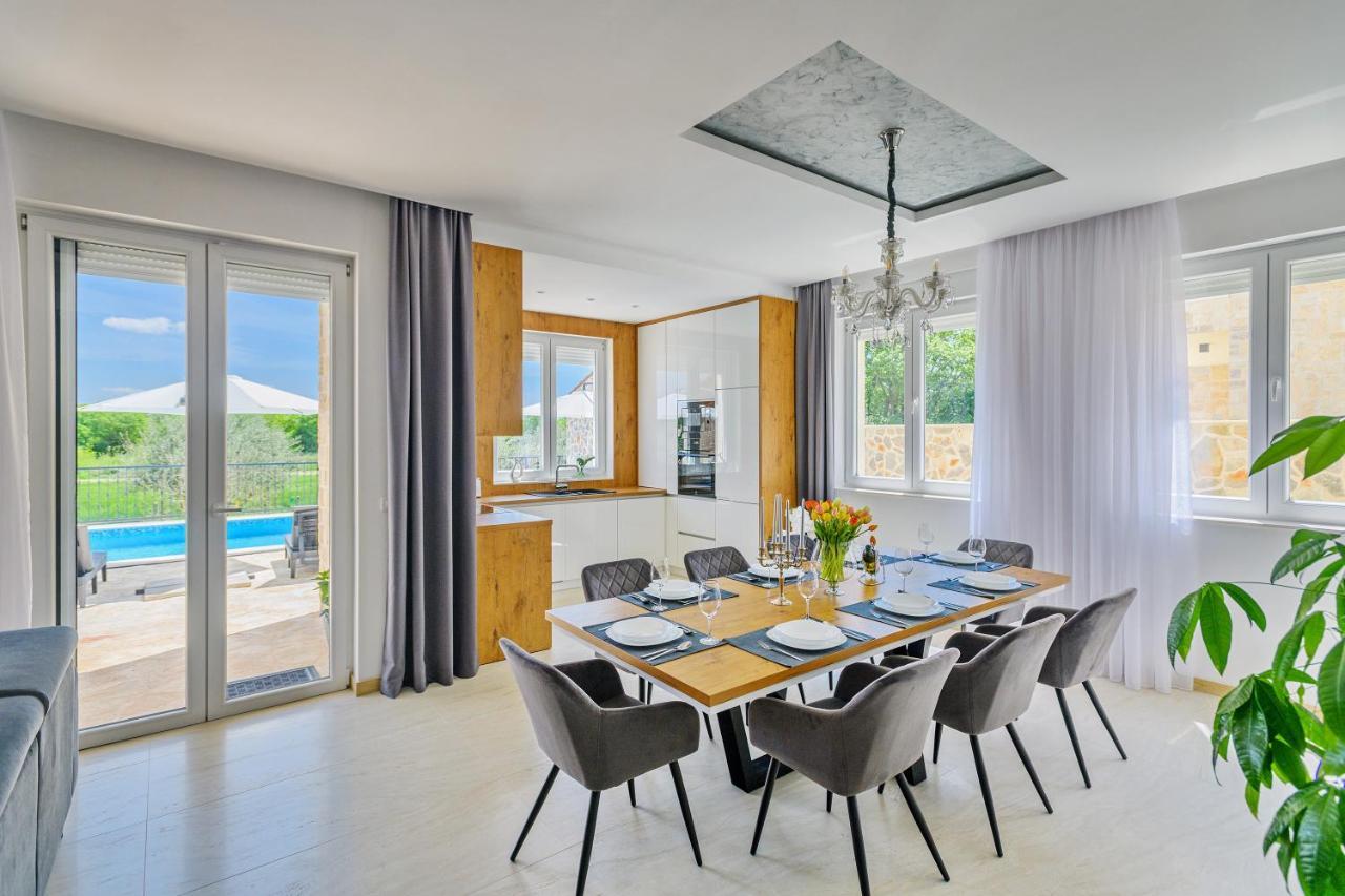 Luxury Stone Villa With Pool - Brisevo Eksteriør billede